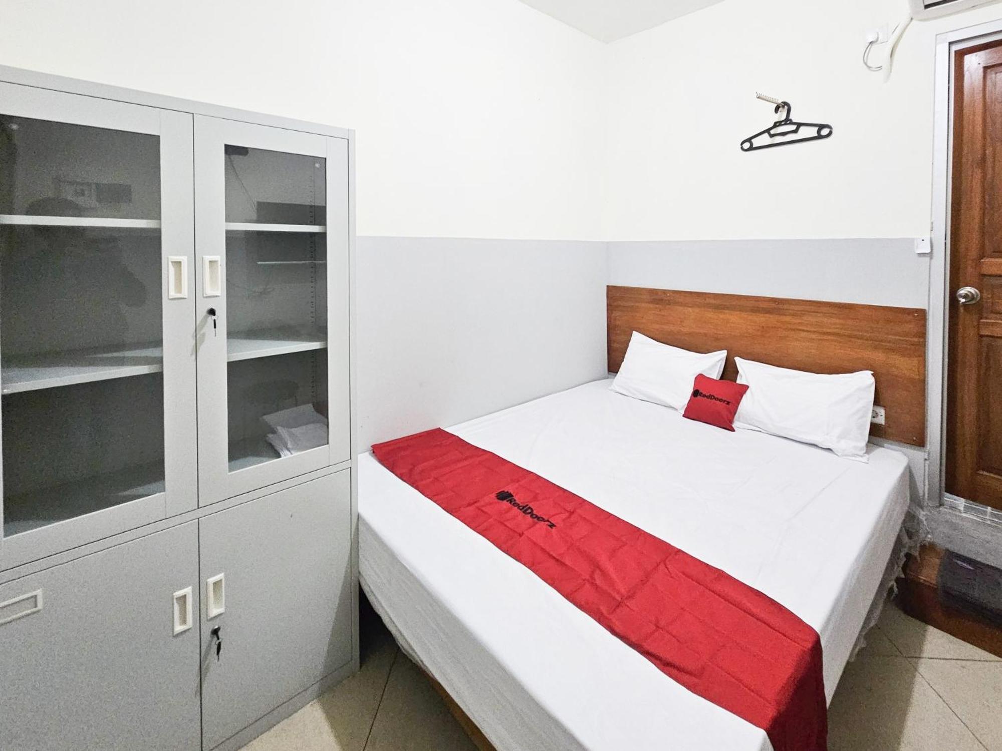 Reddoorz At Pucang Anom Timur スラバヤ エクステリア 写真