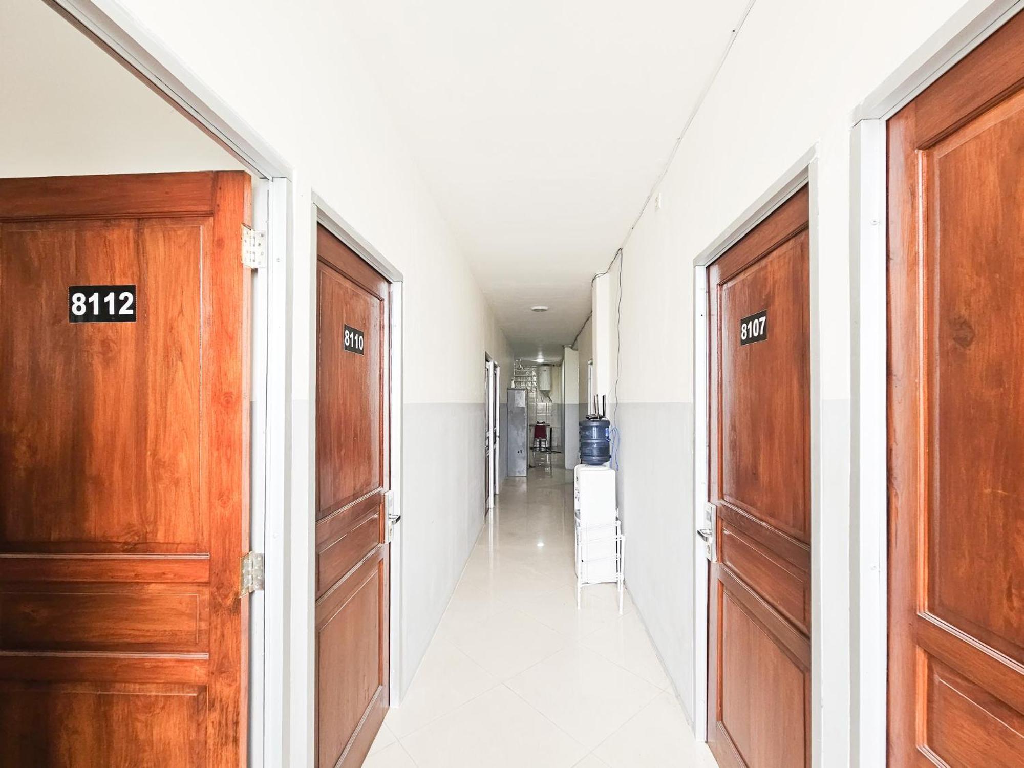 Reddoorz At Pucang Anom Timur スラバヤ エクステリア 写真